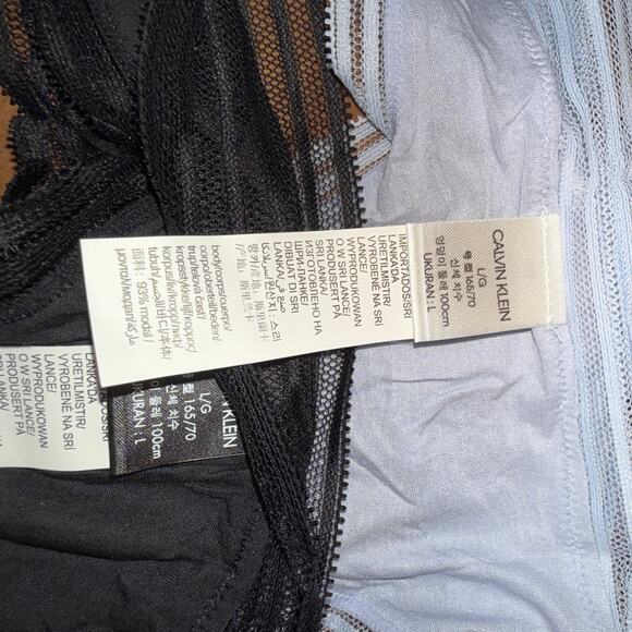 Set of 3 Calvin Klein assorted thong panty black/blue/black large - Picture 14 of 15